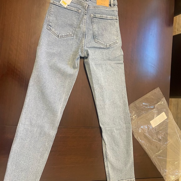 Stradivarius Jeans, brand new size 2 - Picture 3 of 8